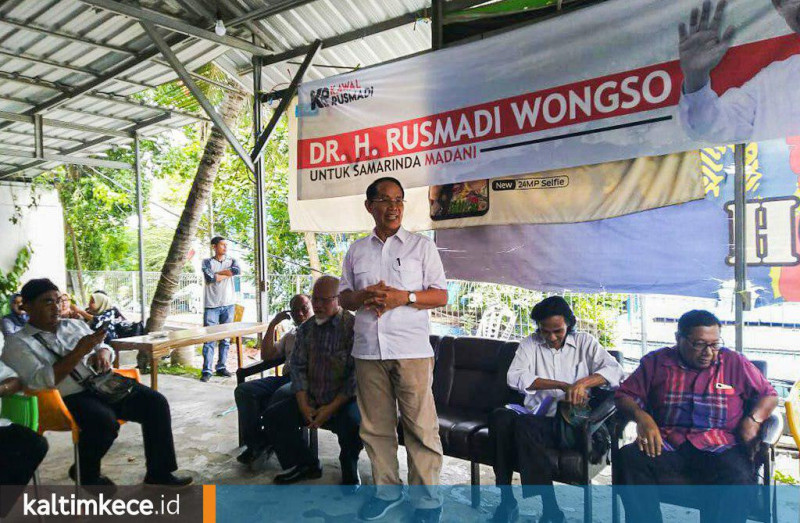 Rusmadi saat mendeklarasikan niatnya bertarung di Pilwali Samarinda 2020. (arditya abdul azis/kaltimkece.id)