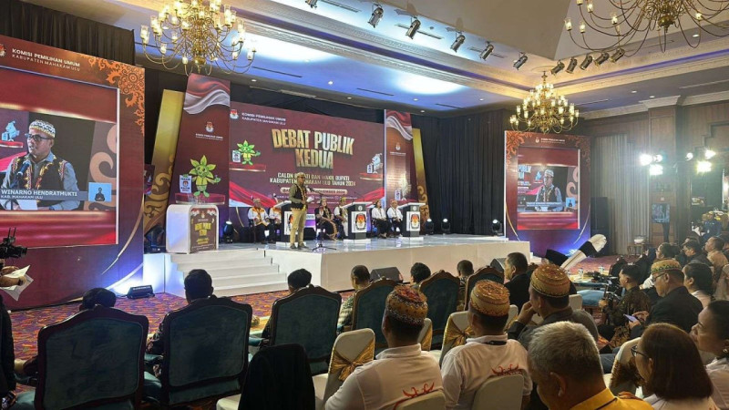 Debat Pemilihan Kepala Daerah Mahakam Ulu di Hotel Grand Senyiur, Balikpapan, Ahad malam, 17 November 2024. FOTO: ISTIMEWA