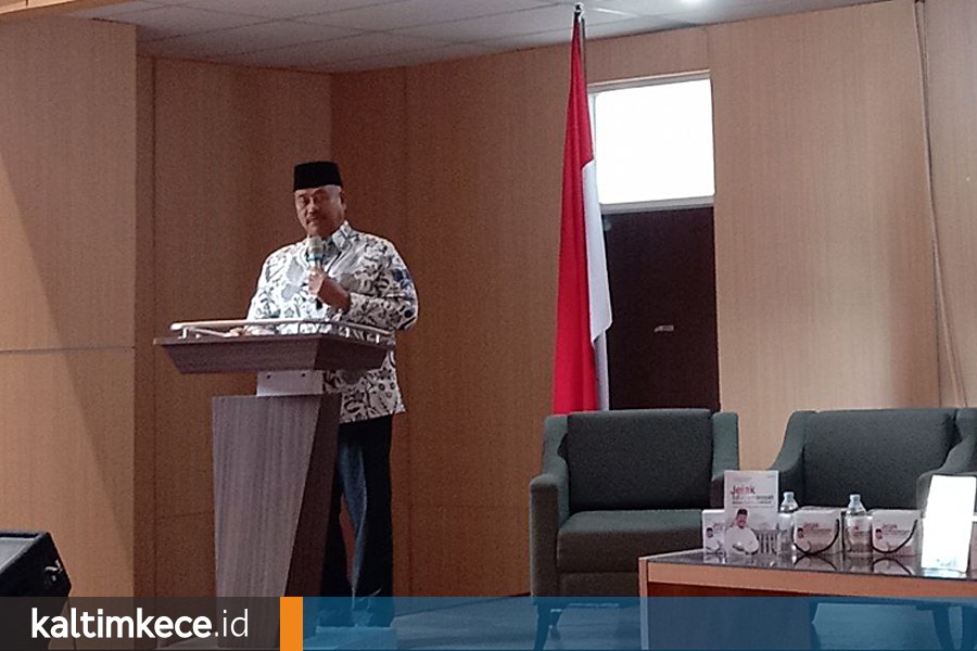 Diskusi Pusat Studi Anti Korupsi Fakultas Hukum Universitas Mulawarman, mengenai periodisasi jabatan kepala daerah menghadirkan Edi Damansyah di Gedung Integrated Laboratori, Unmul, Selasa, 9 September 2025. FOTO: M AL FATIH-KALTIMKECE.ID