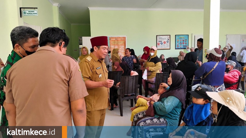 Puluhan siswa dan guru dilarikan ke Puskesmas Sebulu usai mengonsumsi menu MBG, Senin, 3 Agustus 2026. FOTO: ISTIMEWA